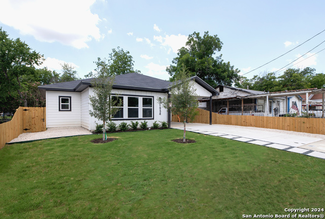 Listing photo id 2 for 1934 Lamar St