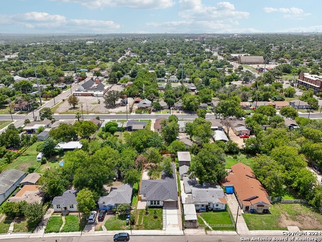 Listing photo id 41 for 1934 Lamar St