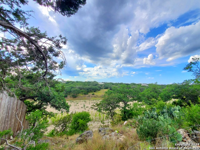 Details for 383 Riverside Dr, Pipe Creek, TX 78063