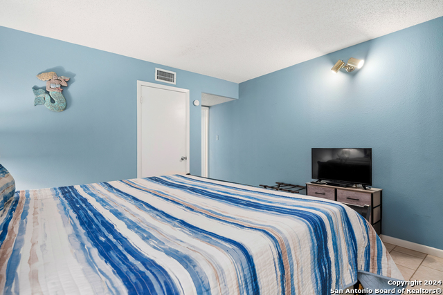 Image 18 of 50 For 810 Banyan Beach Dr 126