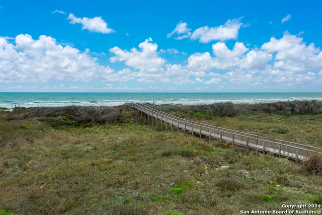 Image 29 of 50 For 810 Banyan Beach Dr 126