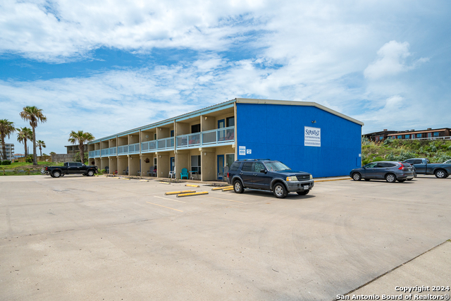 Image 38 of 50 For 810 Banyan Beach Dr 126