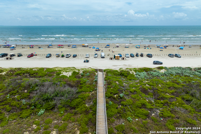 Image 45 of 50 For 810 Banyan Beach Dr 126