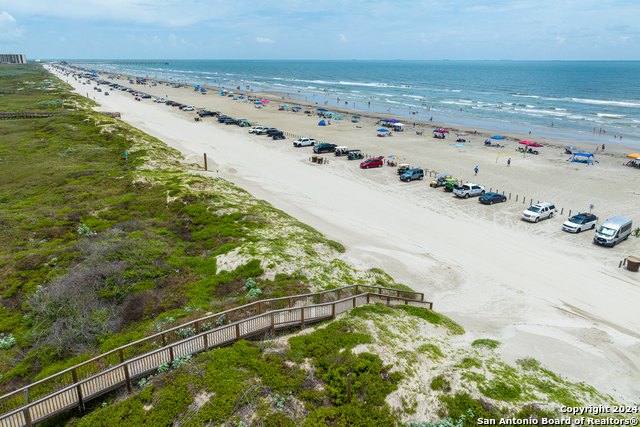 Image 46 of 50 For 810 Banyan Beach Dr 126