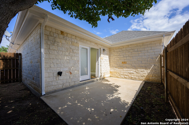 Listing photo id 9 for 2309 Cotton Blvd