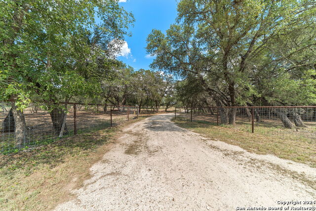 Details for 405 Zoeller Ln, Boerne, TX 78006