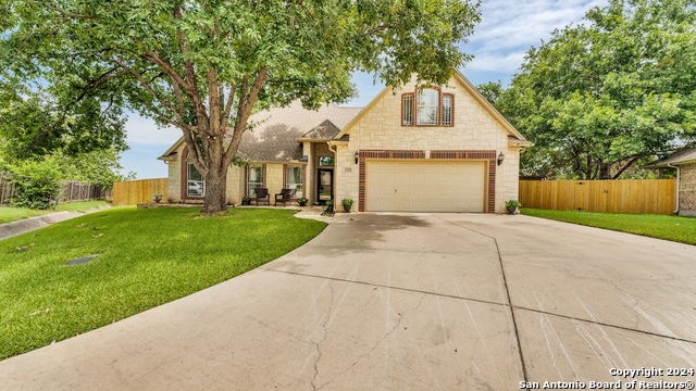 Details for 825 Crown Cir, New Braunfels, TX 78130