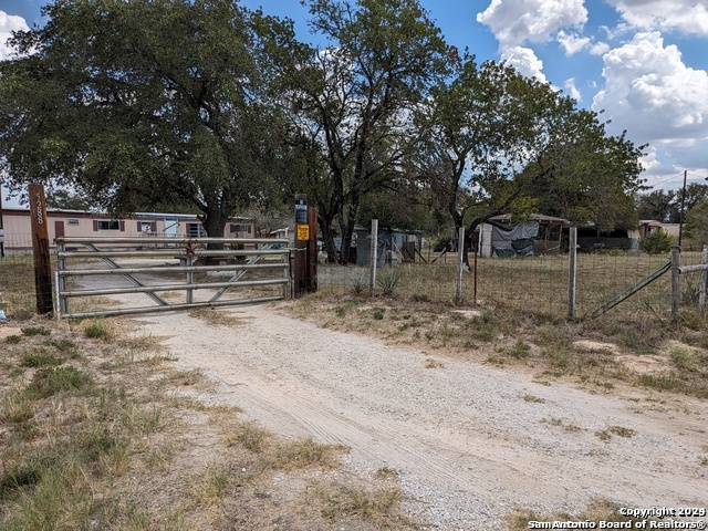 Details for 5288 Eichman Rd, Von Ormy, TX 78073