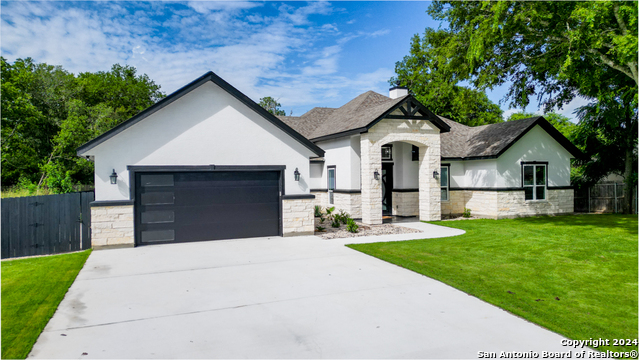 Listing photo id 1 for 241 Sandpiper Ln