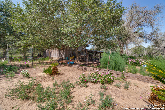 Image 11 of 38 For 22445 Trumbo Rd