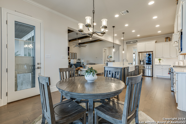 Listing photo id 26 for 4022 Abasolo