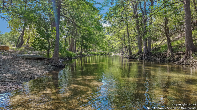 Image 17 of 19 For 220 Lazy Creek