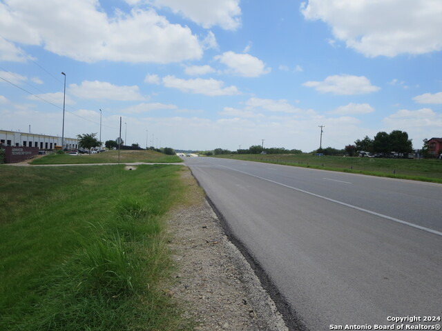 Image 11 of 13 For 4480 Loop 1604 E