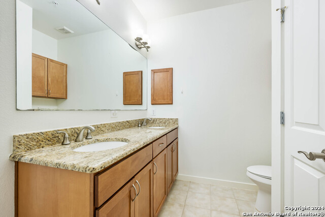 Image 17 of 27 For 7342 Oak Manor  7205