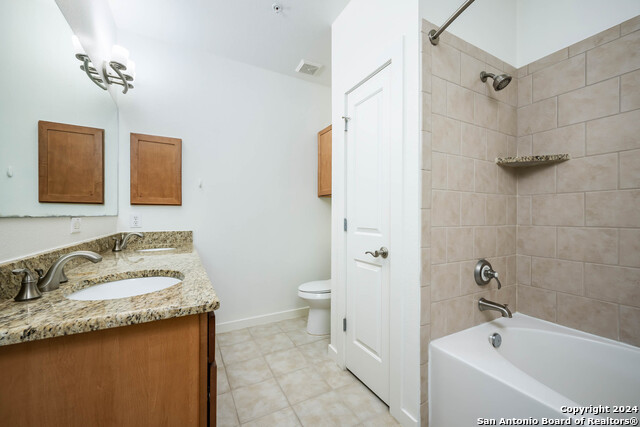 Image 18 of 27 For 7342 Oak Manor  7205