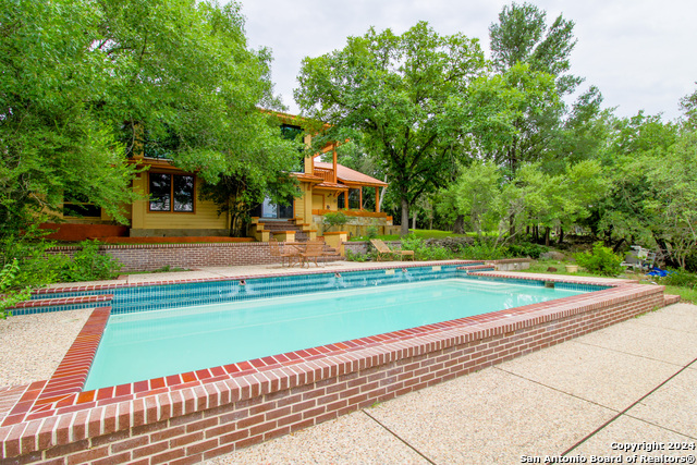 Details for 1721 Greystone Dr, New Braunfels, TX 78132