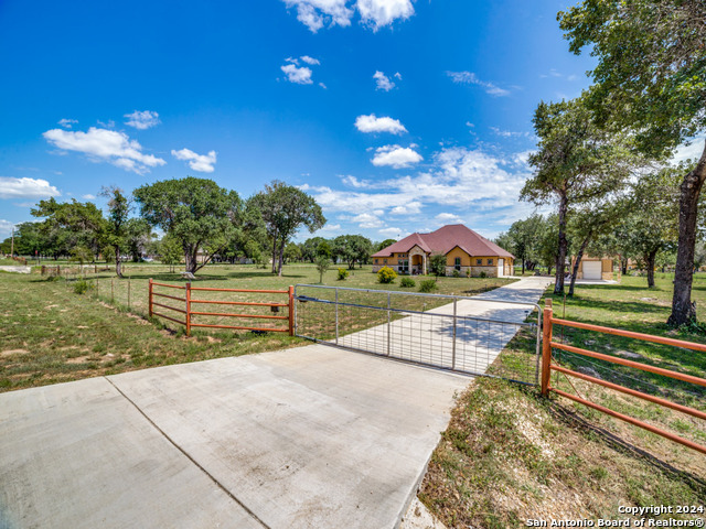 Details for 121 Cr 6868 W, Natalia, TX 78059