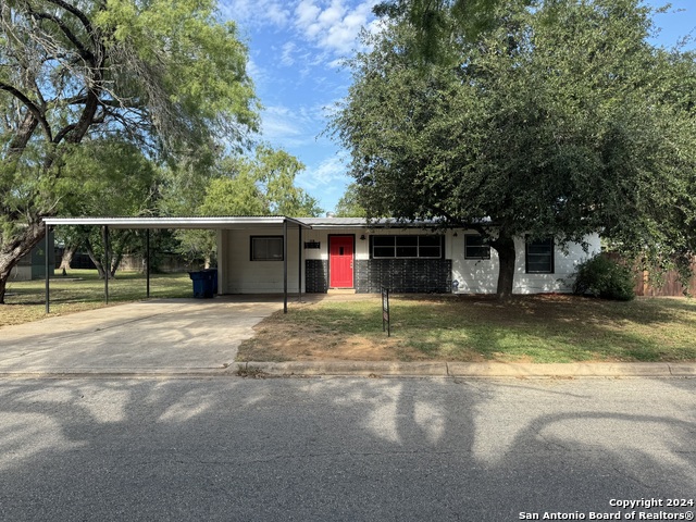 Details for 119 Greenlawn Ave, Pleasanton, TX 78064