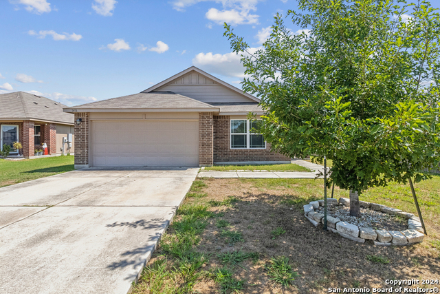 Details for 1416 Redbridge Dr, Seguin, TX 78155