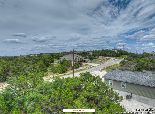 Listing photo id 12 for 283 Bluebonnet Breeze