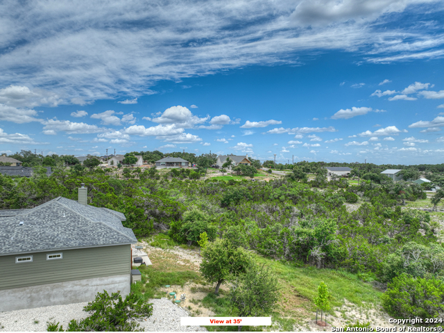 Listing photo id 13 for 283 Bluebonnet Breeze