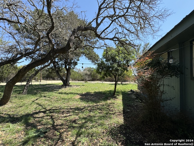 Image 19 of 26 For 406 Frio Rd  