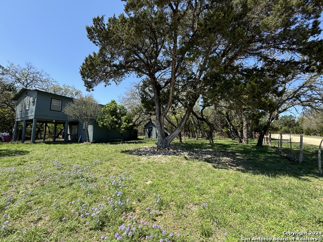 Image 21 of 26 For 406 Frio Rd  