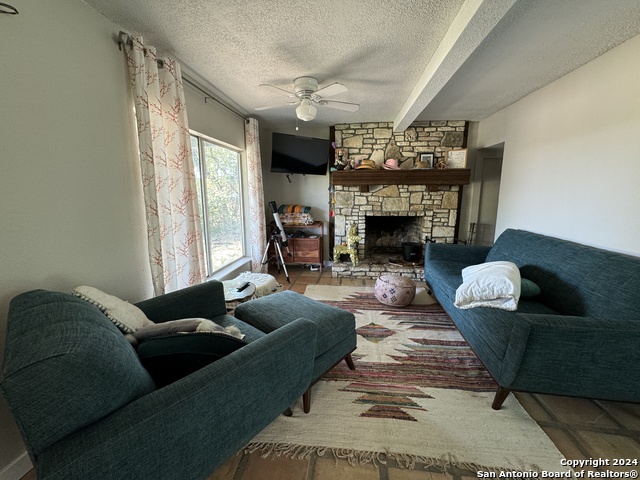 Image 6 of 26 For 406 Frio Rd  