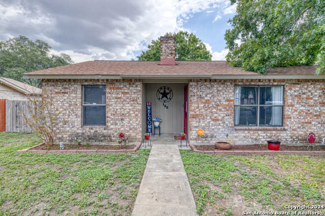 Image 4 of 29 For 133 N Bluebonnet Dr