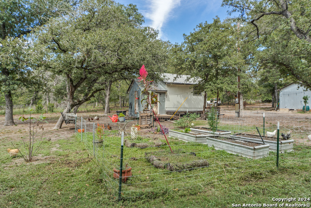 Details for 150 Deer Park Rd, La Vernia, TX 78121