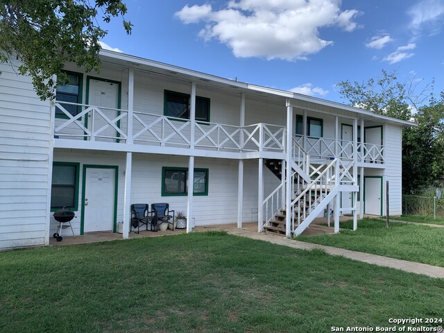 Details for 212 E Leona St, Dilley, TX 78017