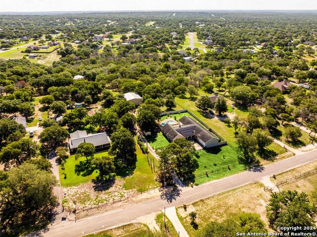 Image 60 of 89 For 819 Evening Shade Dr