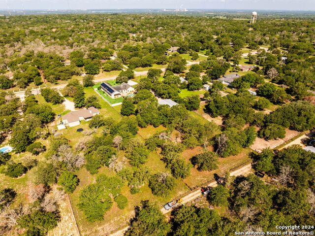 Image 62 of 89 For 819 Evening Shade Dr