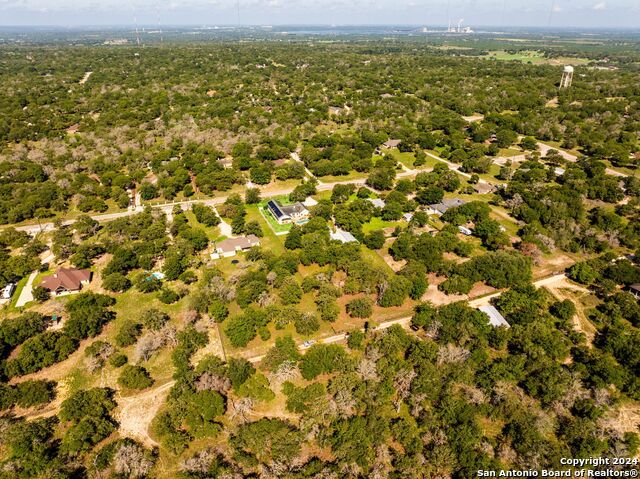 Image 66 of 89 For 819 Evening Shade Dr