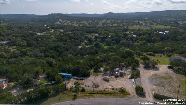 Details for 251 Deer Creek Dr W, Pipe Creek, TX 78063