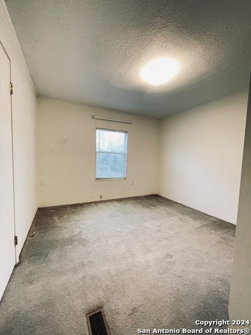 Listing photo id 12 for 970 Cr 369  