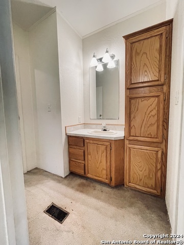 Listing photo id 13 for 970 Cr 369  