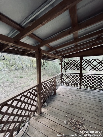 Listing photo id 16 for 970 Cr 369  