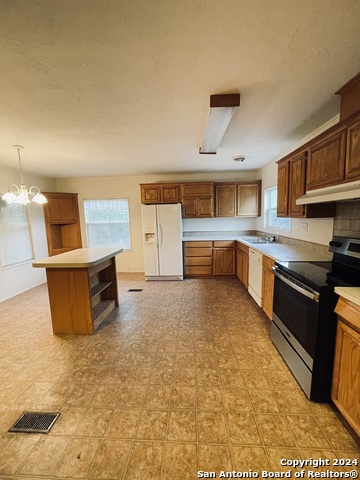 Listing photo id 1 for 970 Cr 369  