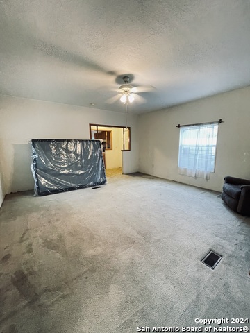 Listing photo id 6 for 970 Cr 369  