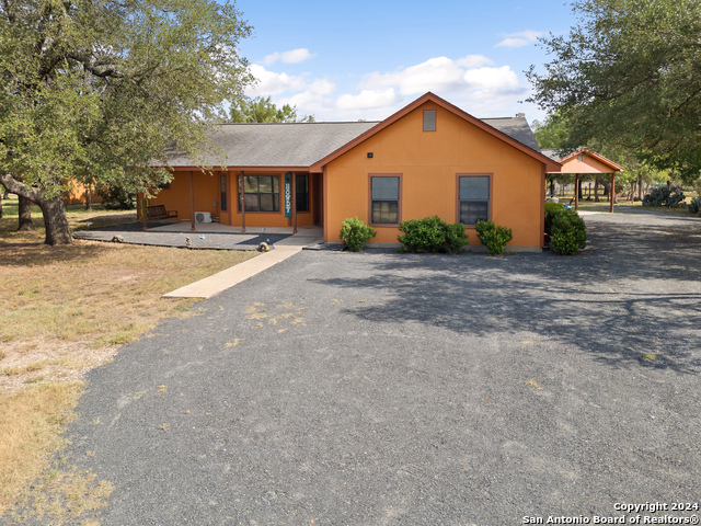 Details for 515 County Road 4644, Hondo, TX 78861