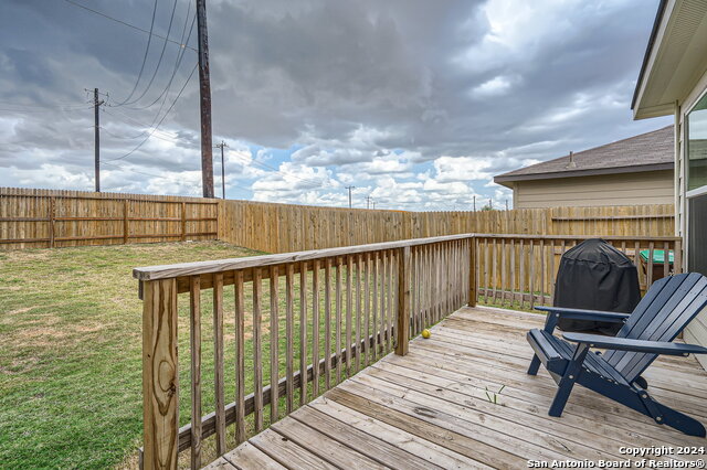 Listing photo id 26 for 5818 Kendall Prairie