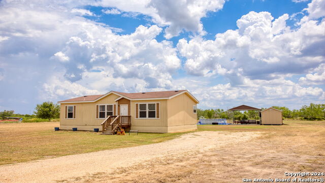 Details for 682 County Road 6725, Devine, TX 78016