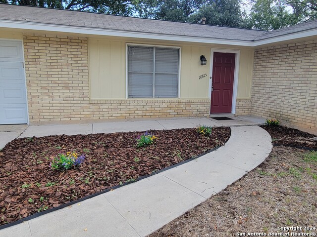 Image 3 of 17 For 10815 Lazy Oaks Dr