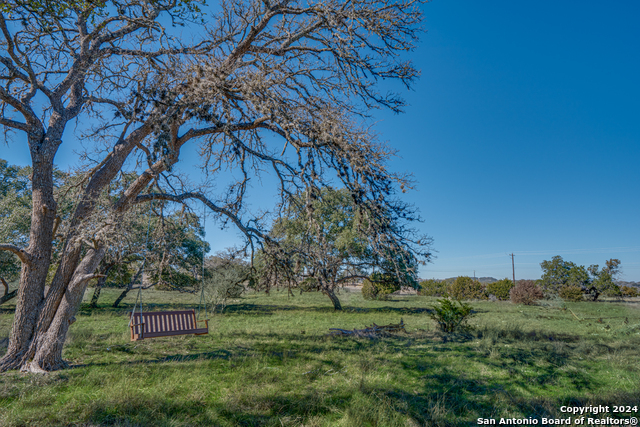 Image 7 of 20 For 114 Sabinas Creek Ranch Rd