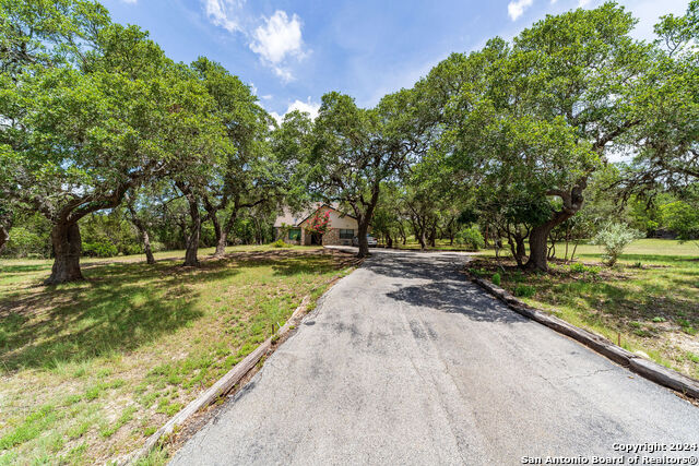 Details for 120 Pleasant Valley Dr, Boerne, TX 78006