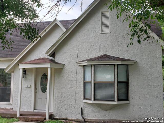 Listing photo id 0 for 1406 Hicks Ave