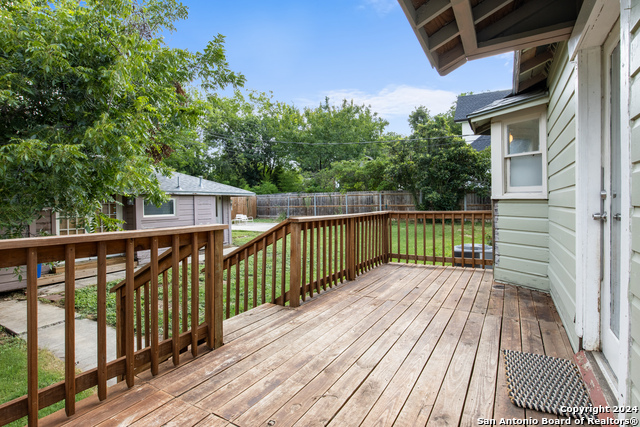 Listing photo id 26 for 101 Charles Rd