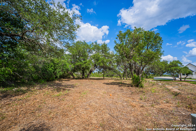 Listing photo id 16 for 13402 Lucas Cir
