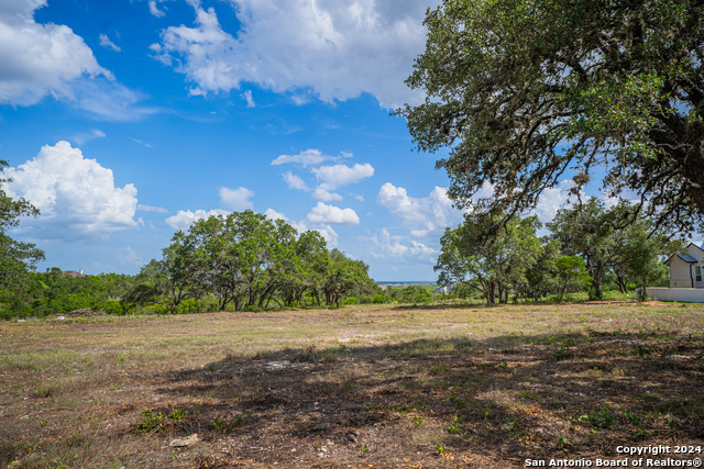 Listing photo id 33 for 13402 Lucas Cir